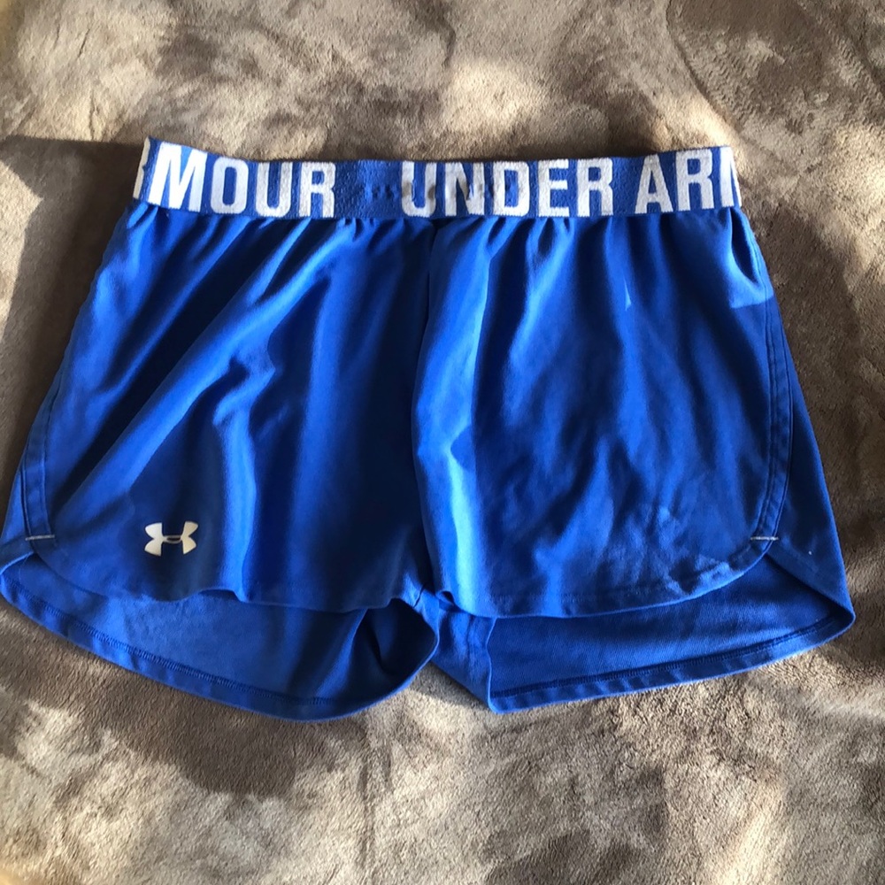 Women’s Under Armor Short!